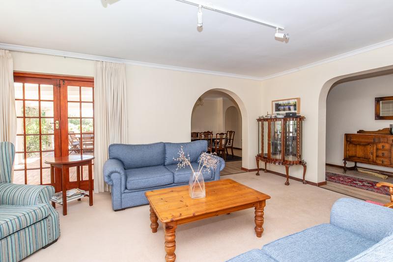 5 Bedroom Property for Sale in Constantia Western Cape